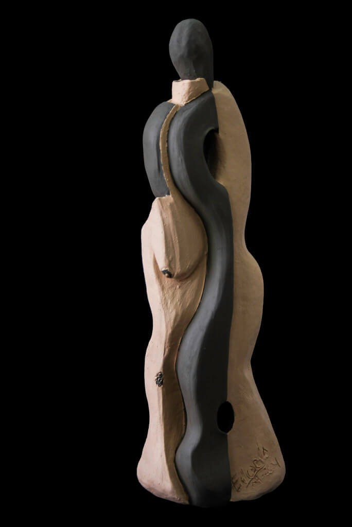 Fen Mugüerza - escultora ceramista - Taller de arte en Ourense - alma de mujer