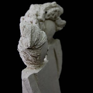 Fen Mugüerza - escultora ceramista - Taller de arte en Ourense - PIEZA ÚNICA de Terracota, es un regalo exclusivo, un regalo original, regalo de boda original y exclusivo. . Cerámica contemporánea realizada en barro, arcilla o pasta refractaria.